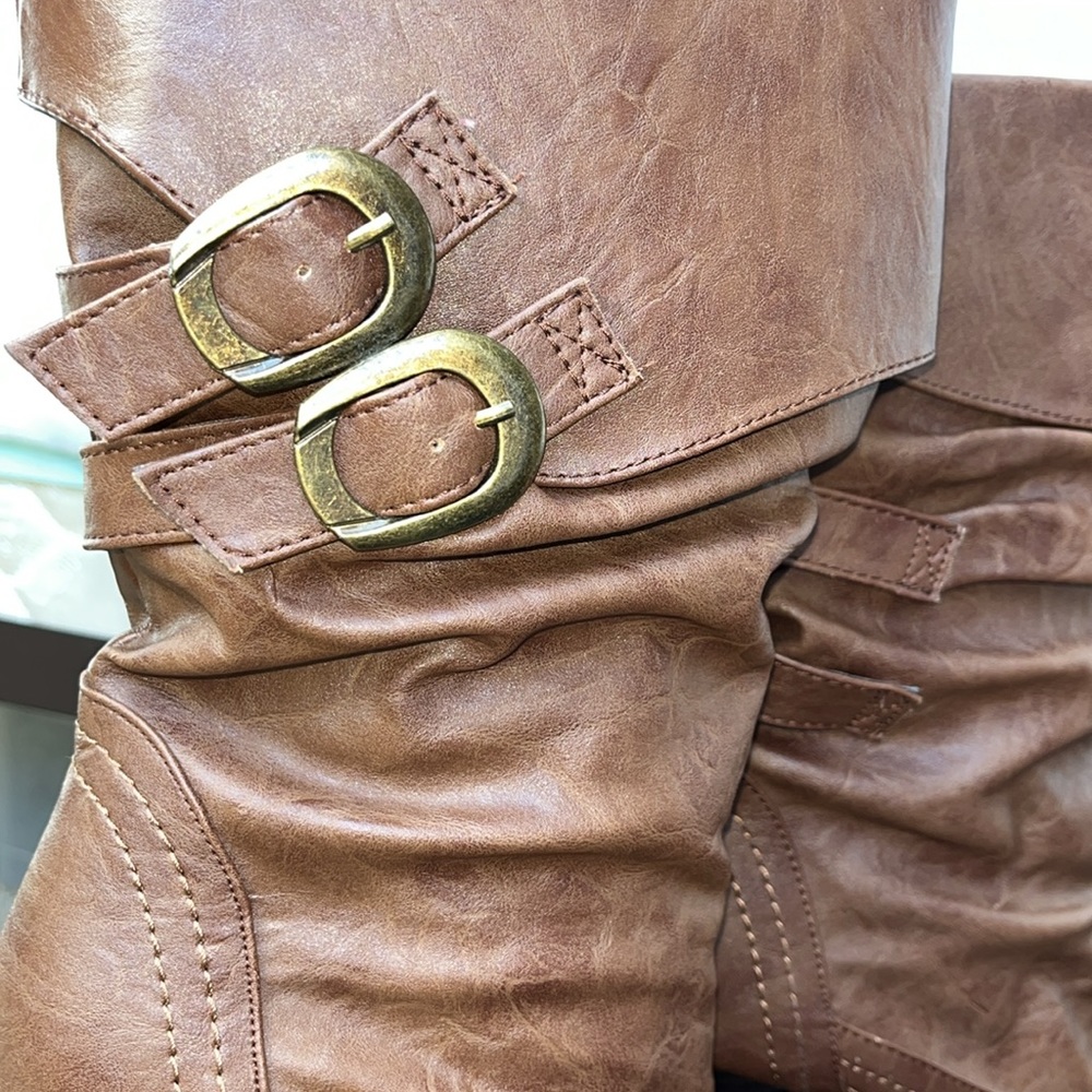 Brown, calf-high, size 7M heeled boots - Picture 3 of 13